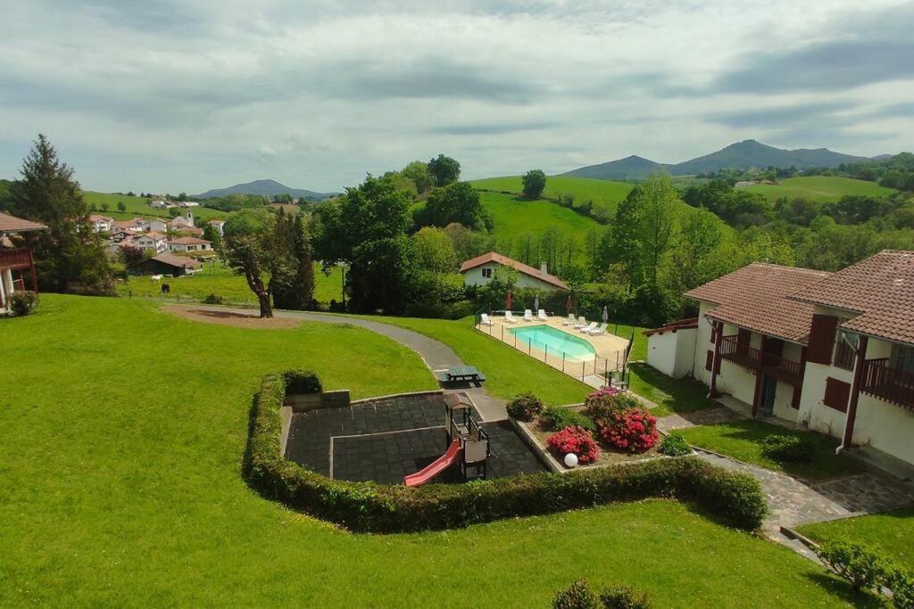 Echalar Piscine Vue Montagnes Apartamento Souraïde Exterior foto